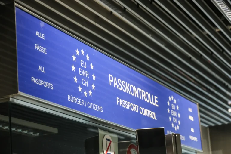 Europe airport EES queues spark travel delays rise