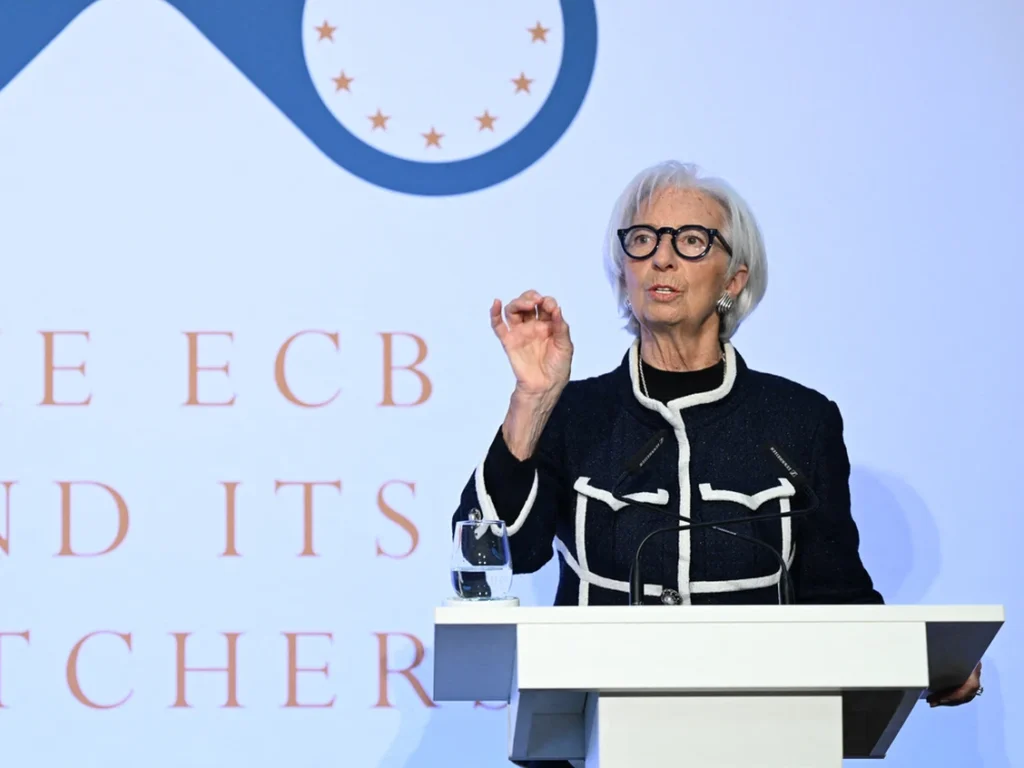 Lagarde Says Eurozone Economy Falls Below ECB Outlook