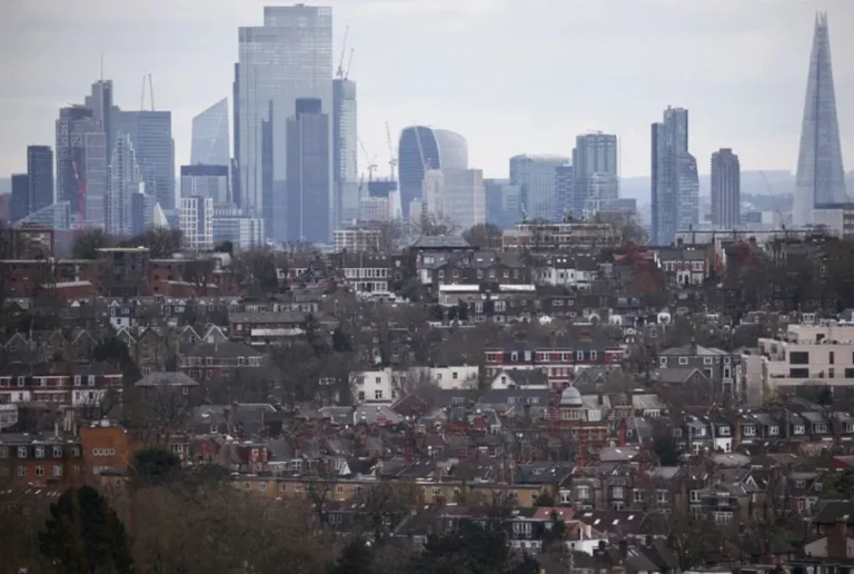 UK Property Market Slows as Rentals Drop UK