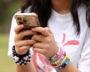 UK social media ban divides parents and children