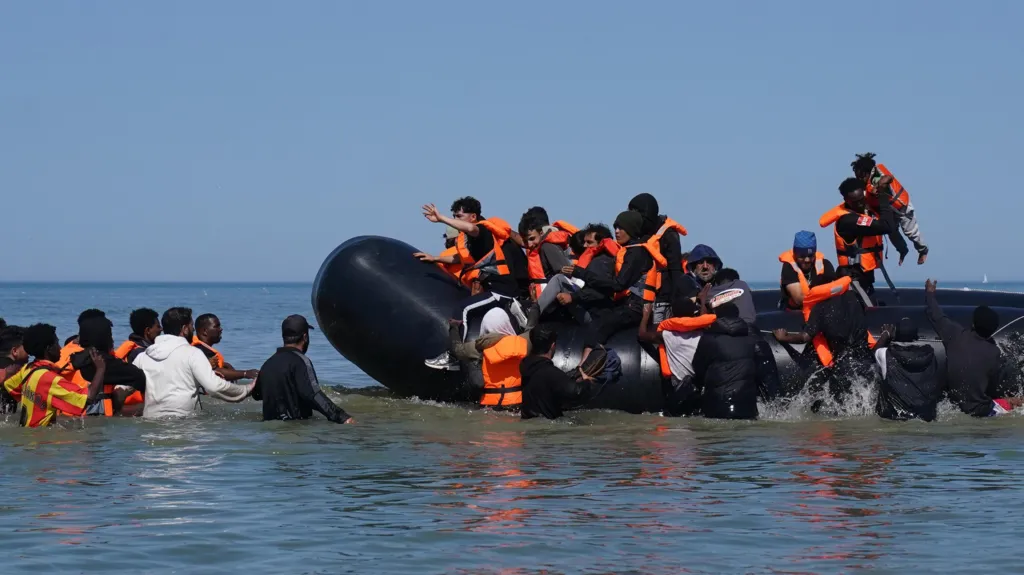 Reform UK Migrant Plan Draws French Criticism