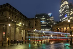 UK Bond Market Selloff Deepens Fears